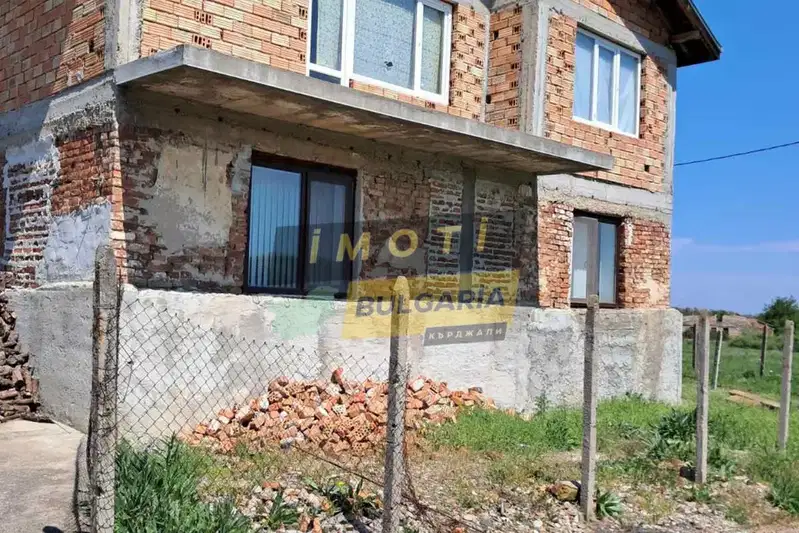 House in Oblast Kyrdjali, с. Звъника