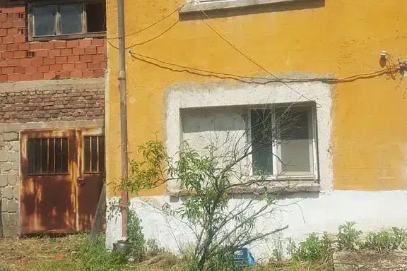 House in Oblast Kyustendil, Bobov Dol