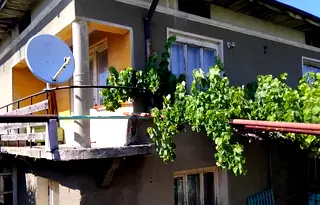 Къща в Кюстендил, Сапарева баня