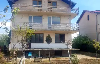 Къща в Кюстендил, с. Крайници