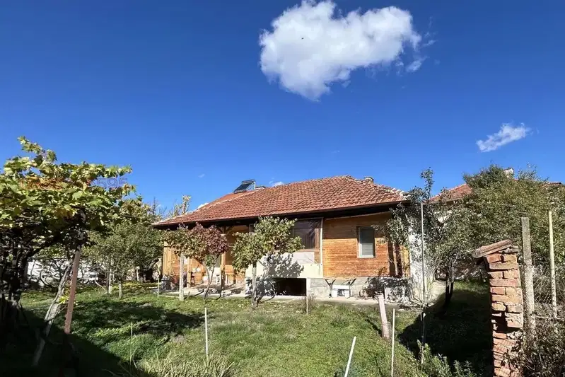 House in Oblast Kyustendil, Shishkovci