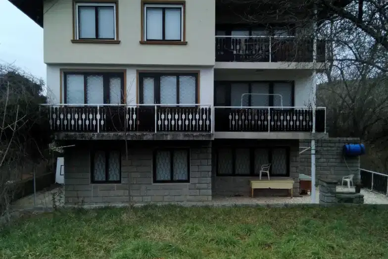 House in Oblast Kyustendil, Topolnica