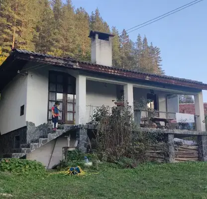 Снимка 3 — Къща в Кюстендил, с. Трекляно