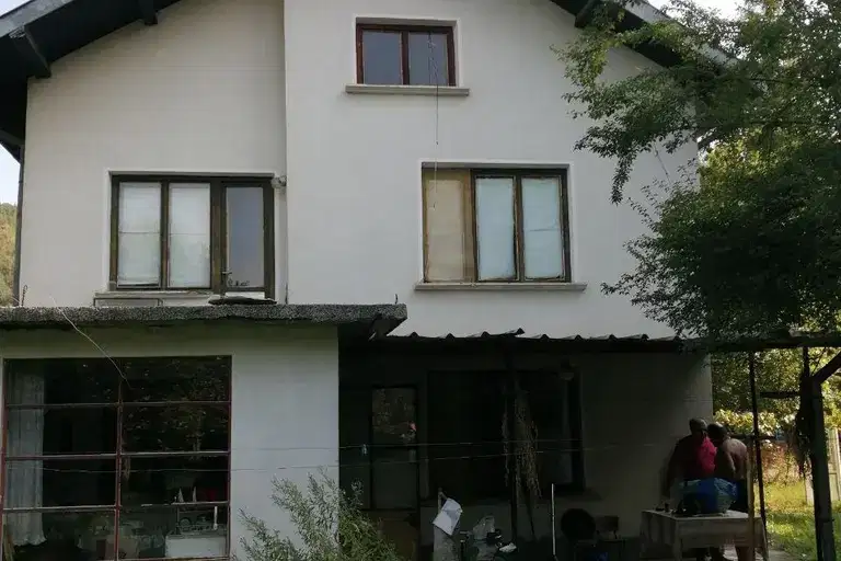 House in Oblast Lovech, Aprilci