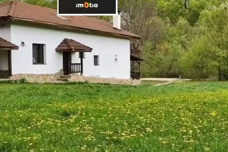 House in Oblast Lovech, Aprilci