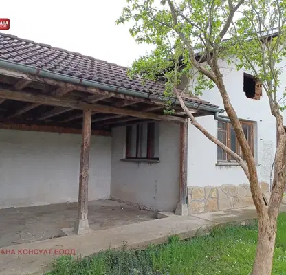 Снимка 4 — Къща в Ловеч, Априлци