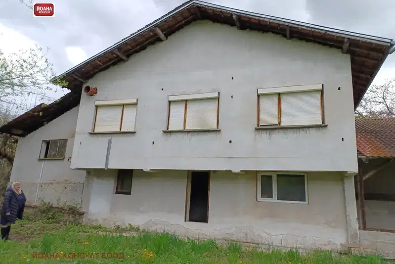 House in Oblast Lovech, Aprilci