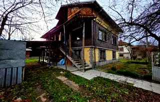 Къща в Ловеч, Априлци