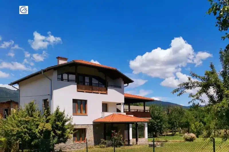 House in Oblast Lovech, Aprilci