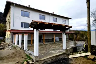 Къща в Ловеч, Априлци