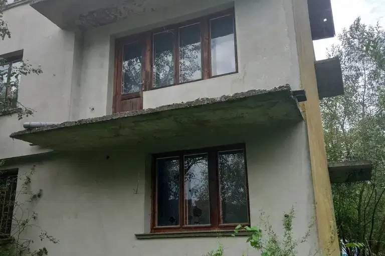 House in Oblast Lovech, Aprilci