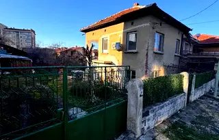 Къща в Ловеч, Луковит