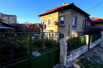 Къща в Ловеч, Луковит