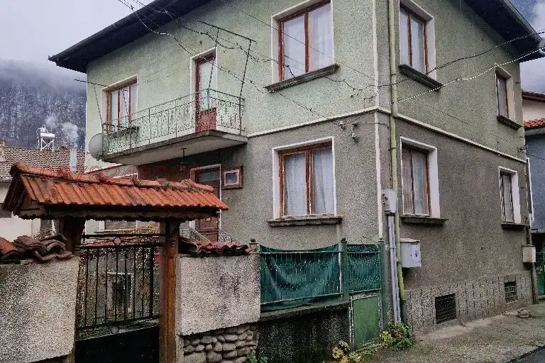 House in Oblast Lovech, Teteven