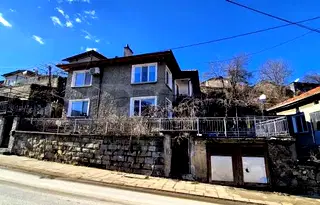 Къща в Ловеч, Троян
