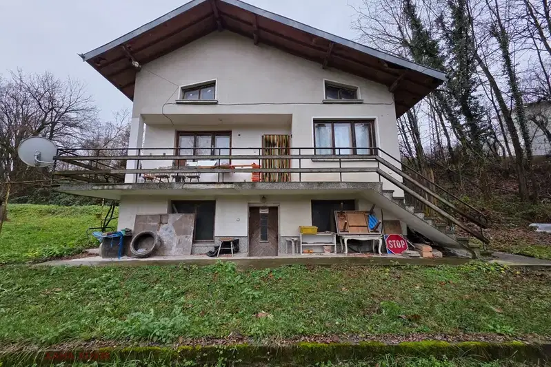 House in Oblast Lovech, Troyan
