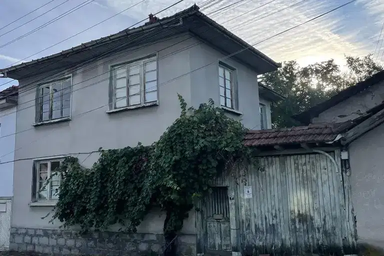House in Oblast Lovech, Troyan