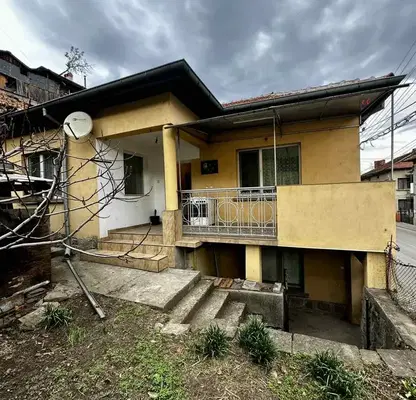 Снимка 2 — Къща в Ловеч, Троян