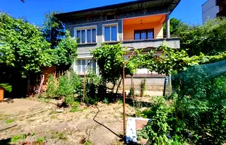 Къща в Ловеч, Троян