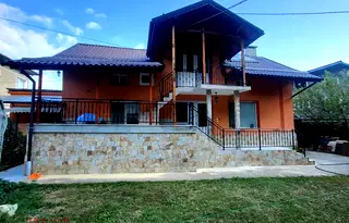 Къща в Ловеч, Троян