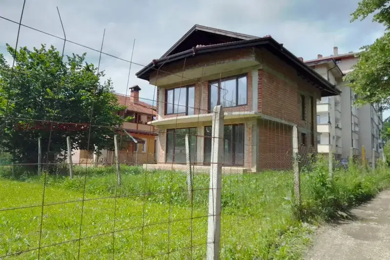 House in Oblast Lovech, Troyan
