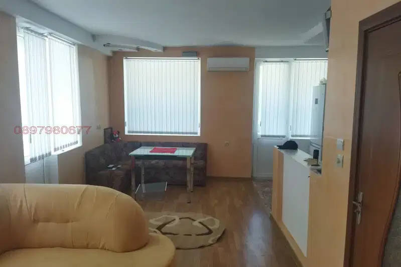 Three-storey house with terrace in the centre of Troyan