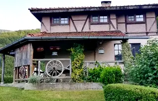 Къща в Ловеч, Троян