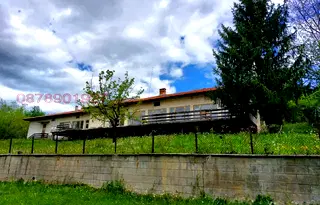 Къща в Ловеч, Троян