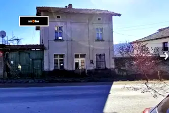 Къща в Ловеч, Троян