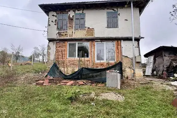 House in Oblast Lovech, Troyan