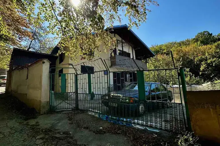 House in Oblast Lovech, Troyan