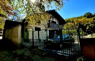 Къща в Ловеч, Троян