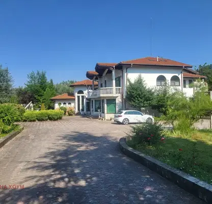 Снимка 2 — Просторна къща с голям двор в гр. Троян, махала Миревска