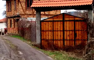 Къща в Ловеч, Троян