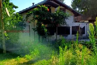 Къща в Ловеч, с. Бежаново