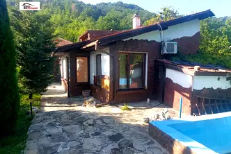 Къща в Ловеч, с. Бели Осъм