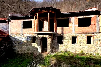 Къща в Ловеч, с. Бели Осъм
