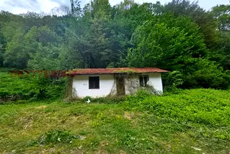 Къща в Ловеч, с. Бели Осъм