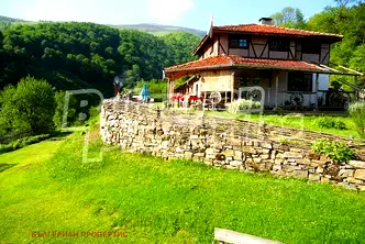 Къща в Ловеч, с. Бели Осъм