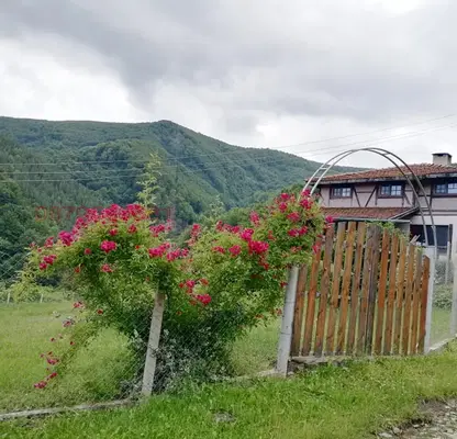 Снимка 5 — Къща в Ловеч, с. Чифлик