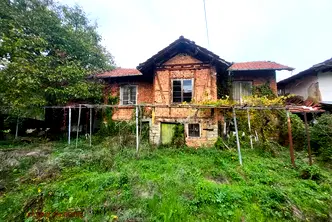 Къща в Ловеч, с. Дебнево