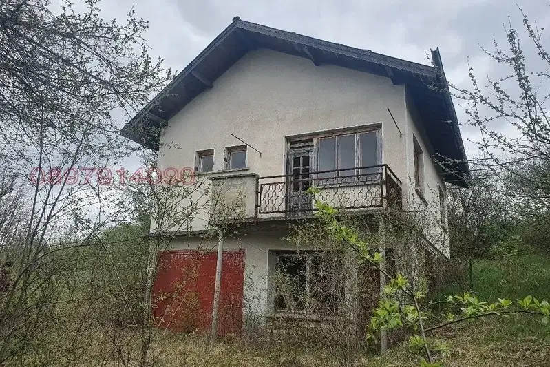 House in Oblast Lovech, Dobrevci
