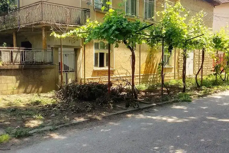 House in Oblast Lovech, Doirenci