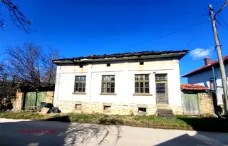 Къща в Ловеч, с. Дълбок дол