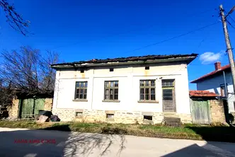 Къща в Ловеч, с. Дълбок дол
