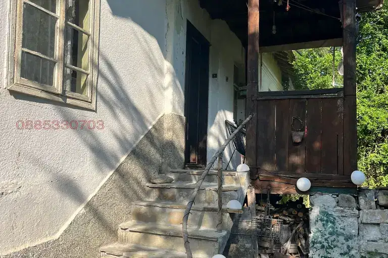 House in Oblast Lovech, Golyam Izvor