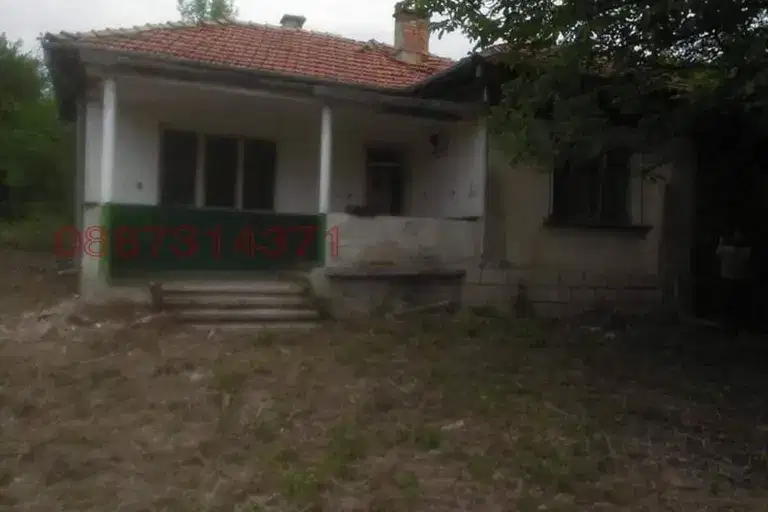 Къща в Ловеч, с. Голяма Желязна
