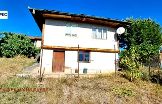 Къща в Ловеч, с. Голяма Желязна