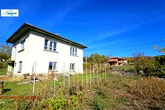 Къща в Ловеч, с. Горно Павликене