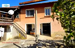 Къща в Ловеч, с. Гостиня